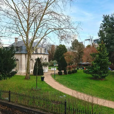 Hawkins Park View In Daire